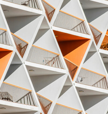 Foto fachada edificios naranjas